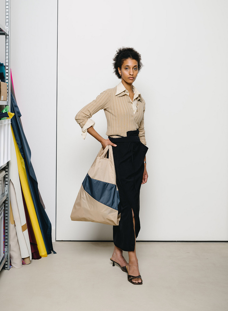 The New Shopping Bag 詳細画像 Almond & Tornado 2