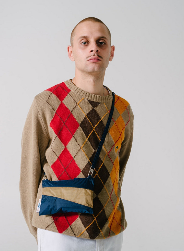 The New Pouch 詳細画像 Navy & Camel 2